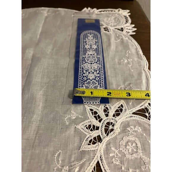 Swiss Floral Basket Lace Bookmark - Picture 3 of 5